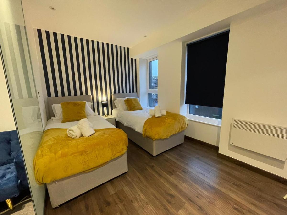 Park Street Apartment Luton By Hostaguest Ngoại thất bức ảnh