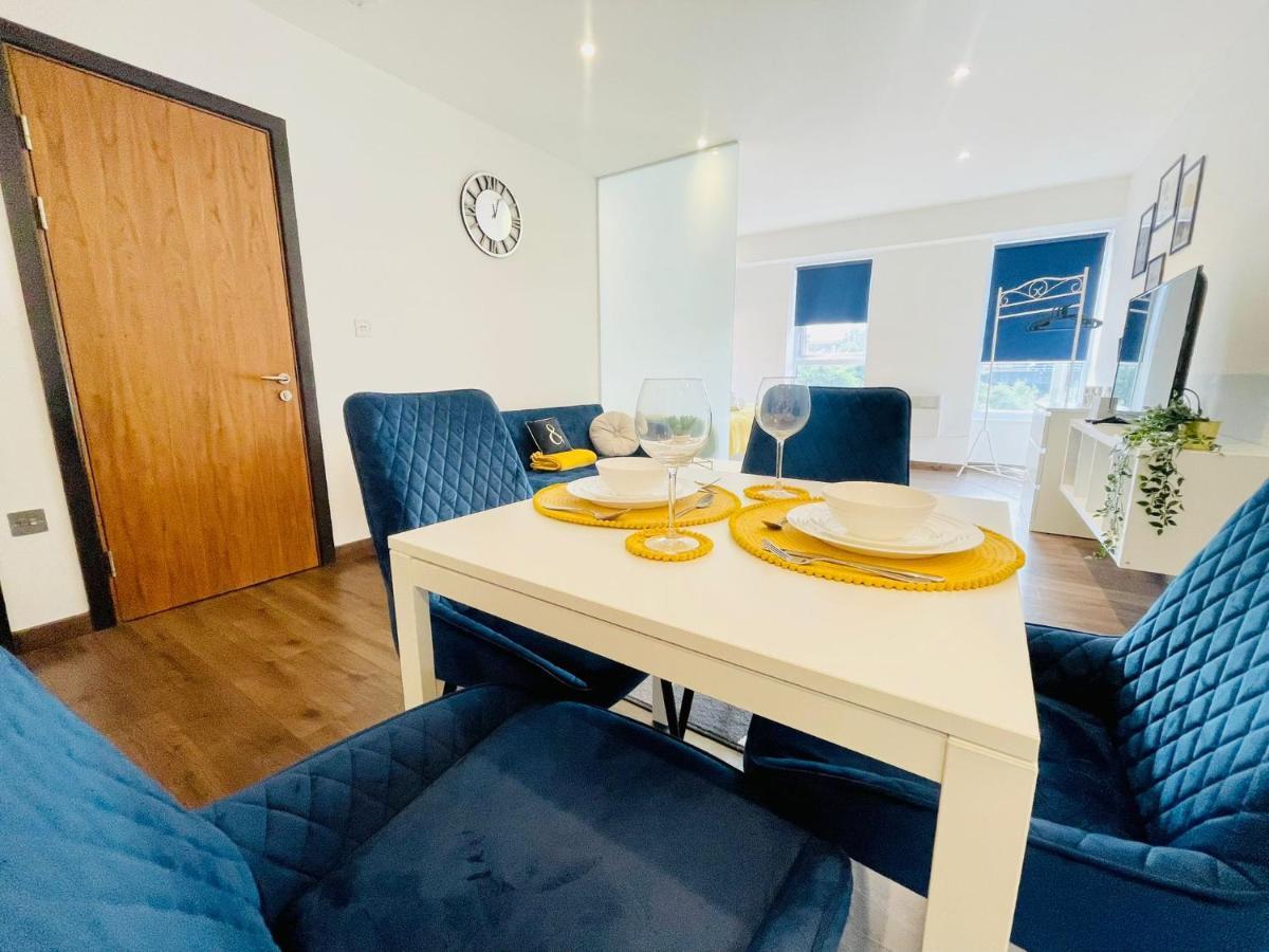 Park Street Apartment Luton By Hostaguest Ngoại thất bức ảnh