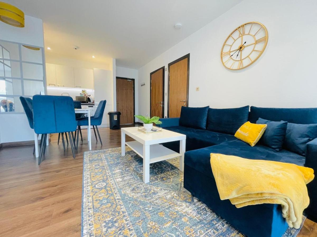 Park Street Apartment Luton By Hostaguest Ngoại thất bức ảnh